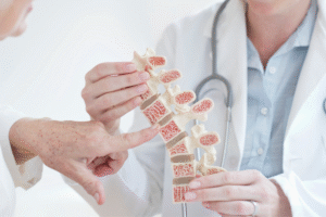 quando-osteoporose-e-grave-dra-mariana-ataide-medica-endocrinologista-sao-paulo