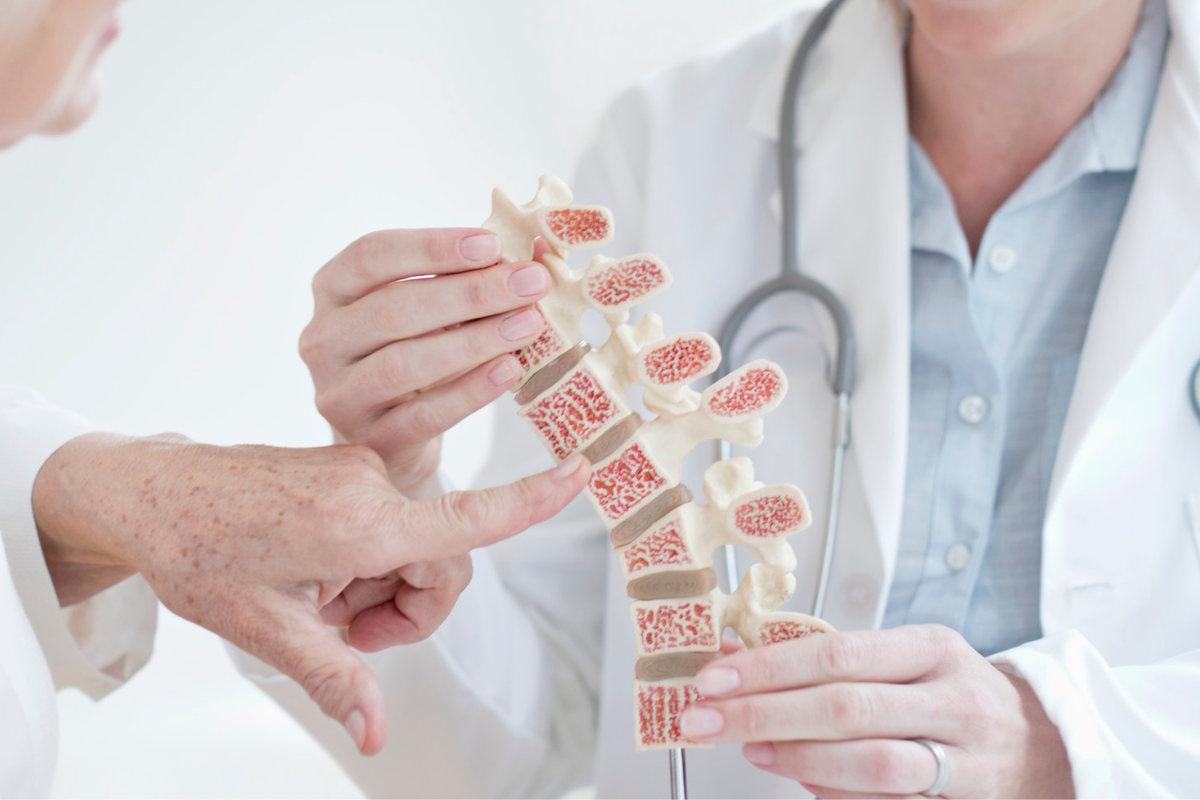 quando-osteoporose-e-grave-dra-mariana-ataide-medica-endocrinologista-sao-paulo